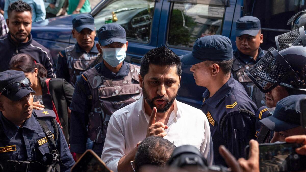 लामिछाने विरुद्ध पर्सामा पनि पक्राउ पुर्जी जारी ।